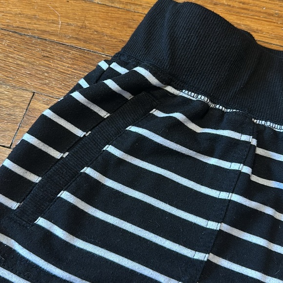 Women’s Striped Lounge Shorts, Lg (12/14) - Picture 3 of 4